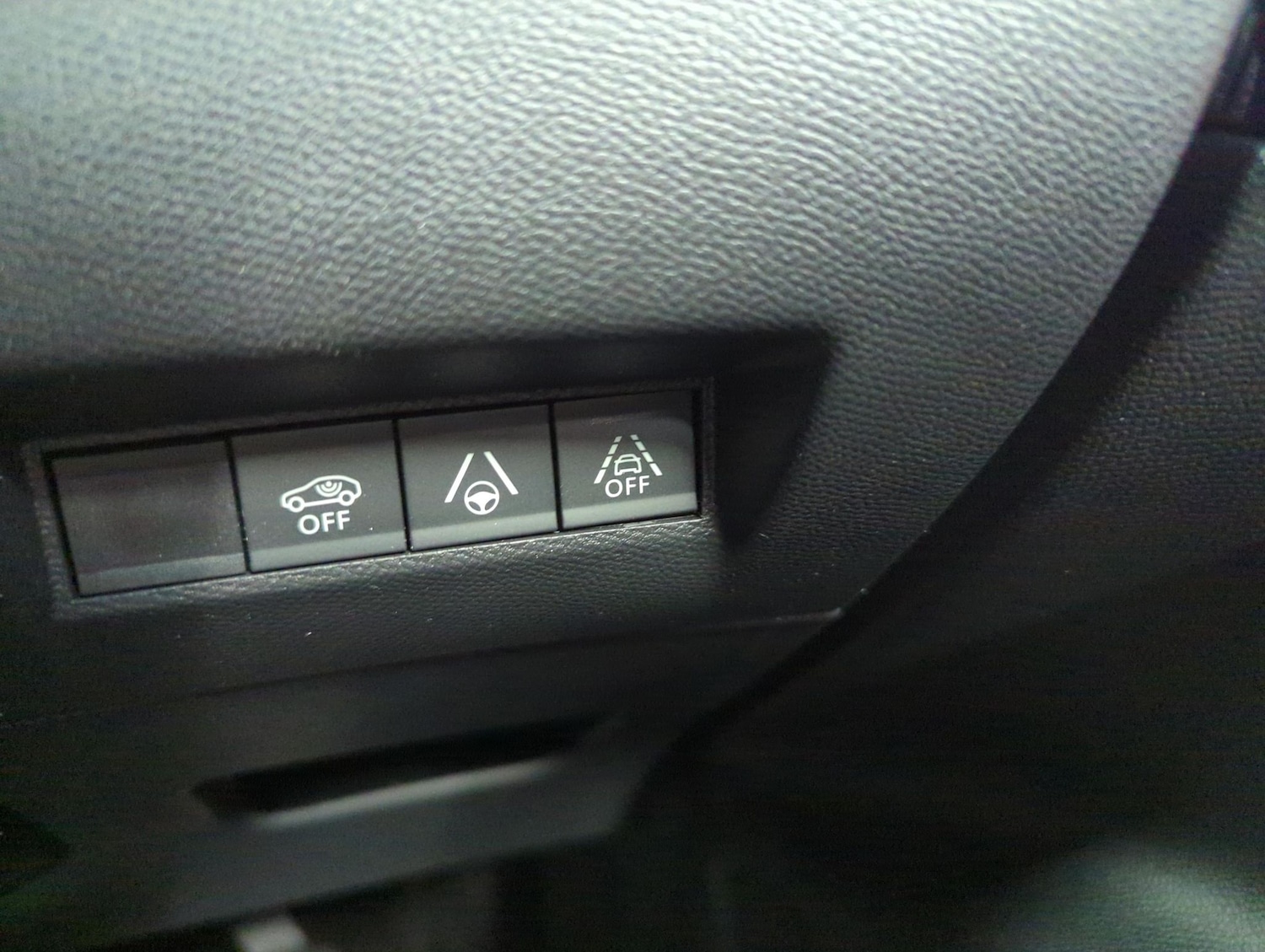 Used Peugeot 2008 2021 for sale - 77432329: Photo 22