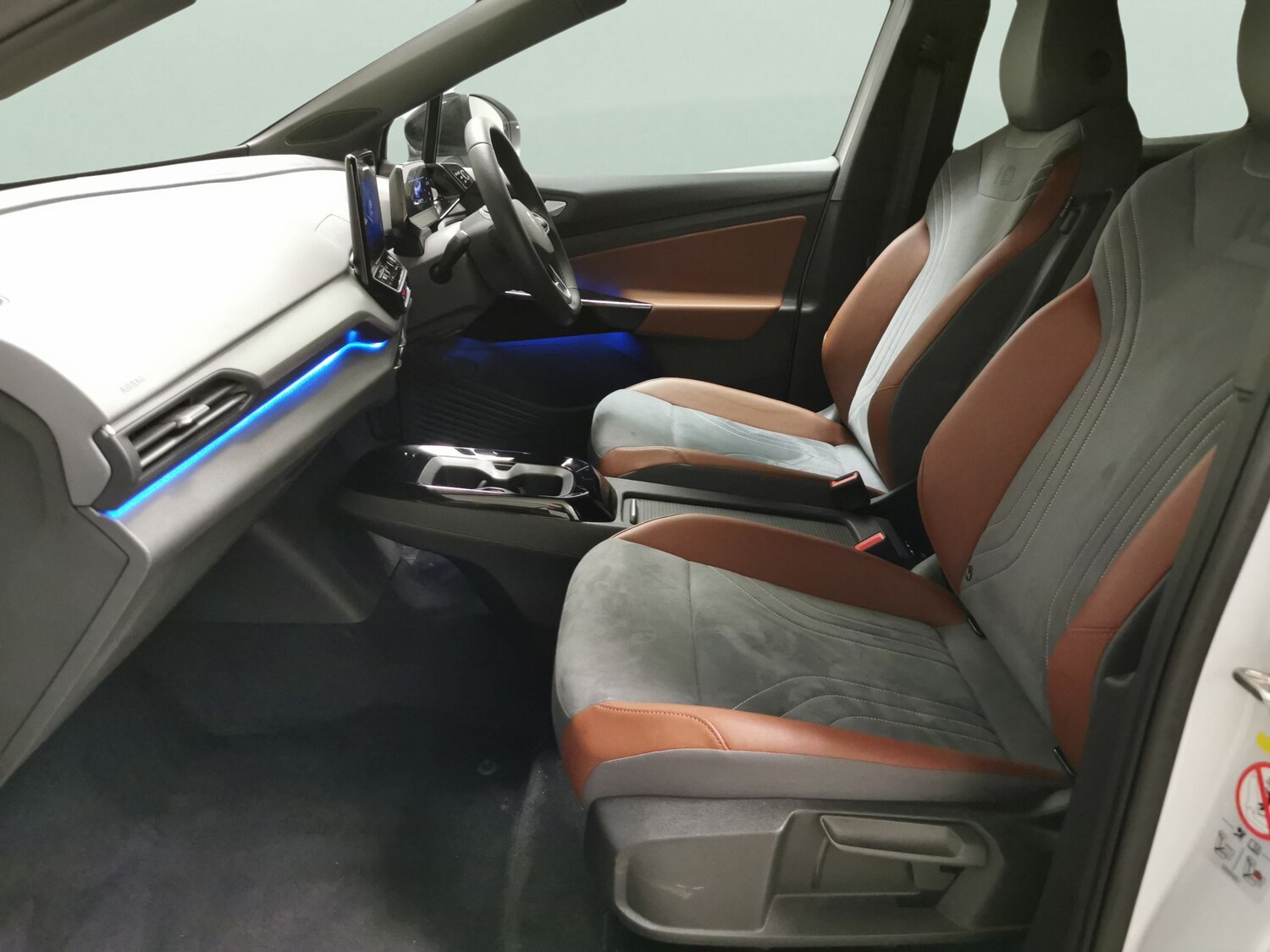 Used Volkswagen ID.4 2021 for sale - 76623899: Photo 4