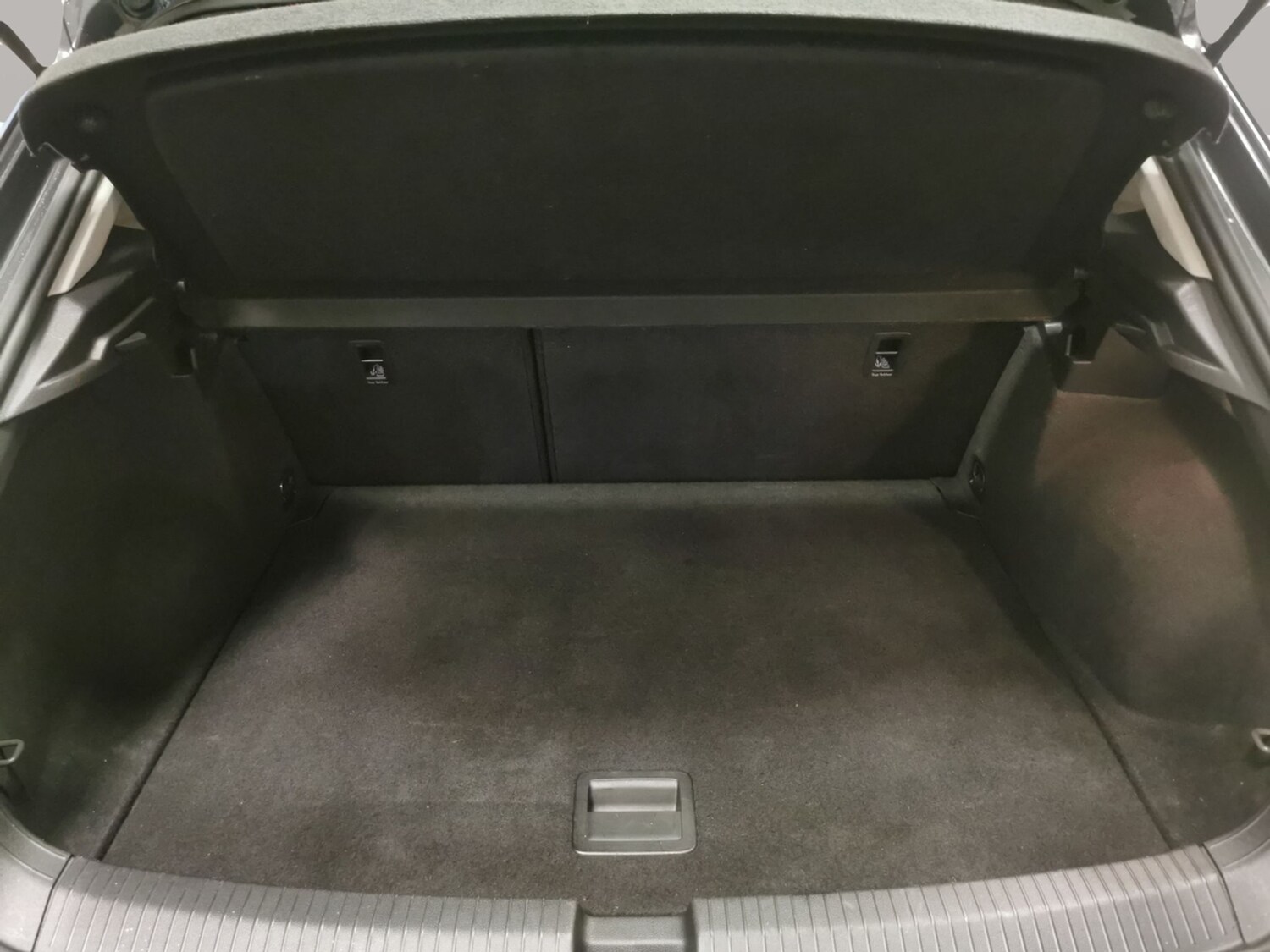 Used Volkswagen T-Roc 2018 for sale - 78211074: Photo 28