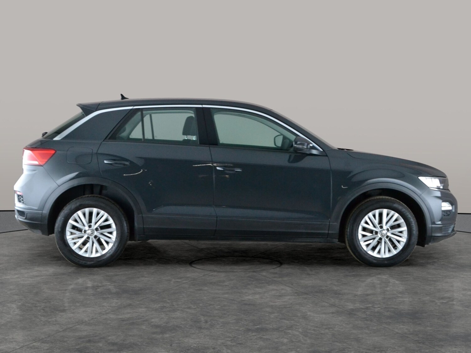 Used Volkswagen T-Roc 2018 for sale - 78211074: Photo 8