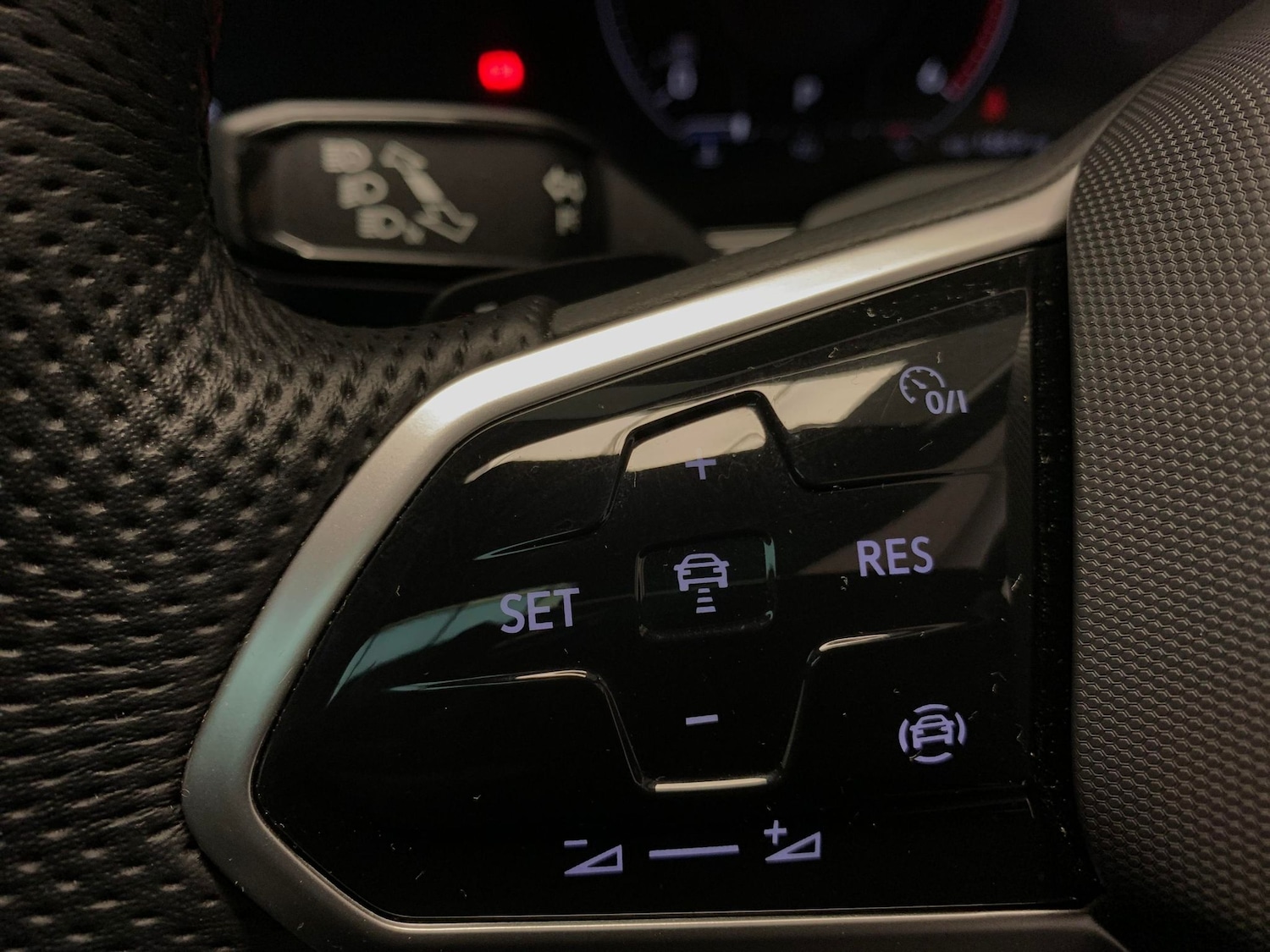 Used Volkswagen Touareg 2023 for sale - 76947115: Photo 16