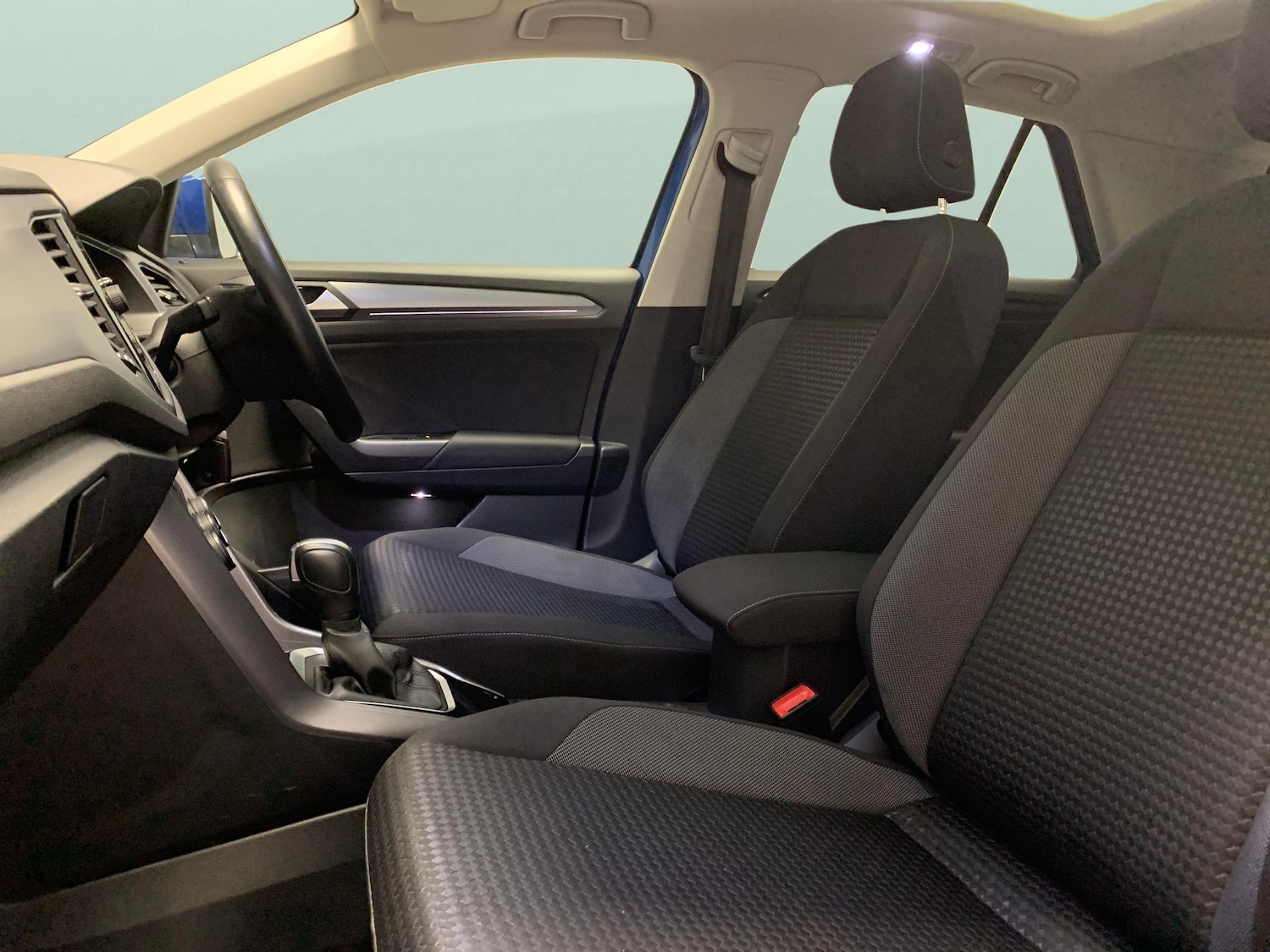 Used Volkswagen T-Roc 2022 for sale - 77552674: Photo 4