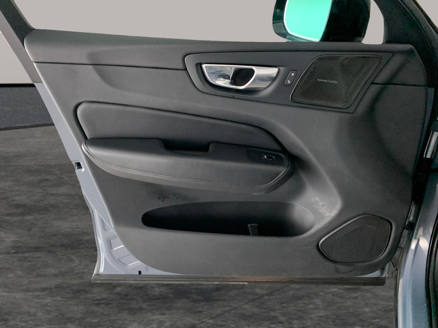 Used Volvo XC60 2023 for sale - 76736200: Photo 30