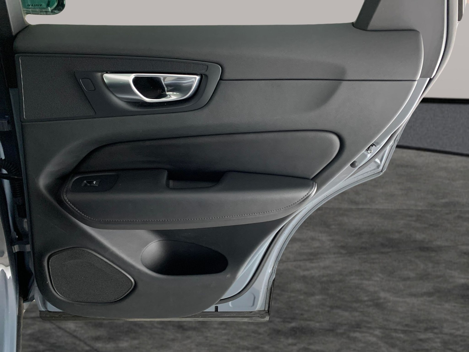 Used Volvo XC60 2023 for sale - 76736200: Photo 32