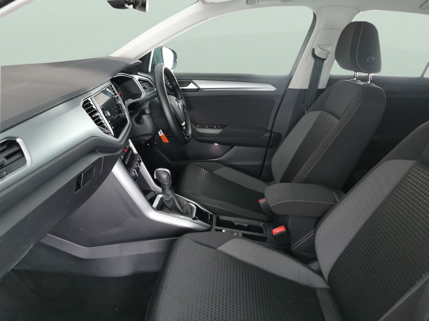 Used Volkswagen T-Roc 2021 for sale - 76792691: Photo 4