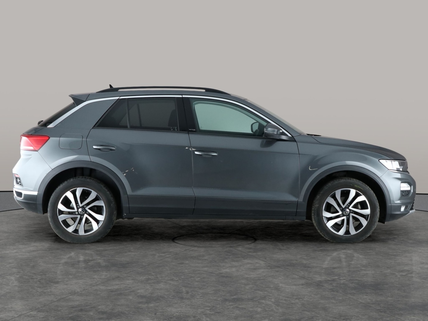 Used Volkswagen T-Roc 2021 for sale - 76792691: Photo 8