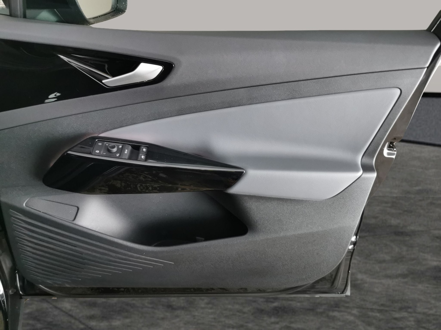 Used Volkswagen ID.4 2023 for sale - 77702987: Photo 29