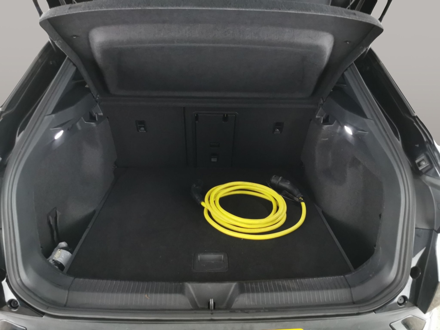 Used Volkswagen ID.4 2023 for sale - 77702987: Photo 32