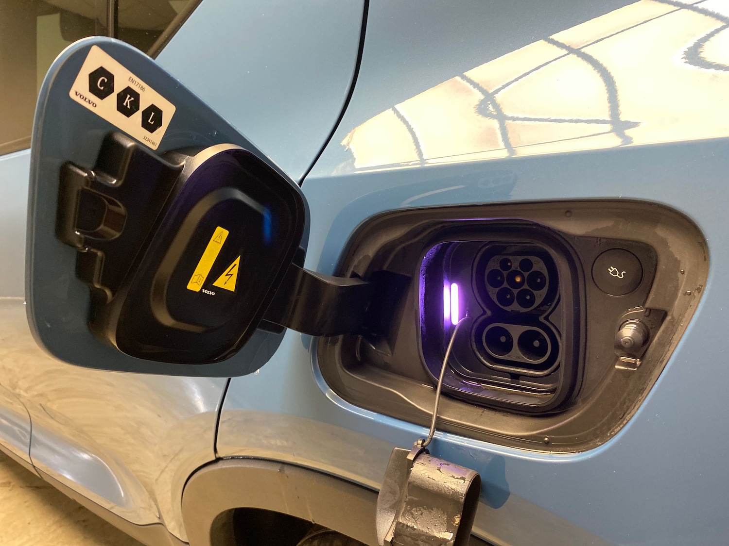 Used Volvo XC40 2023 for sale - 78063744: Photo 28