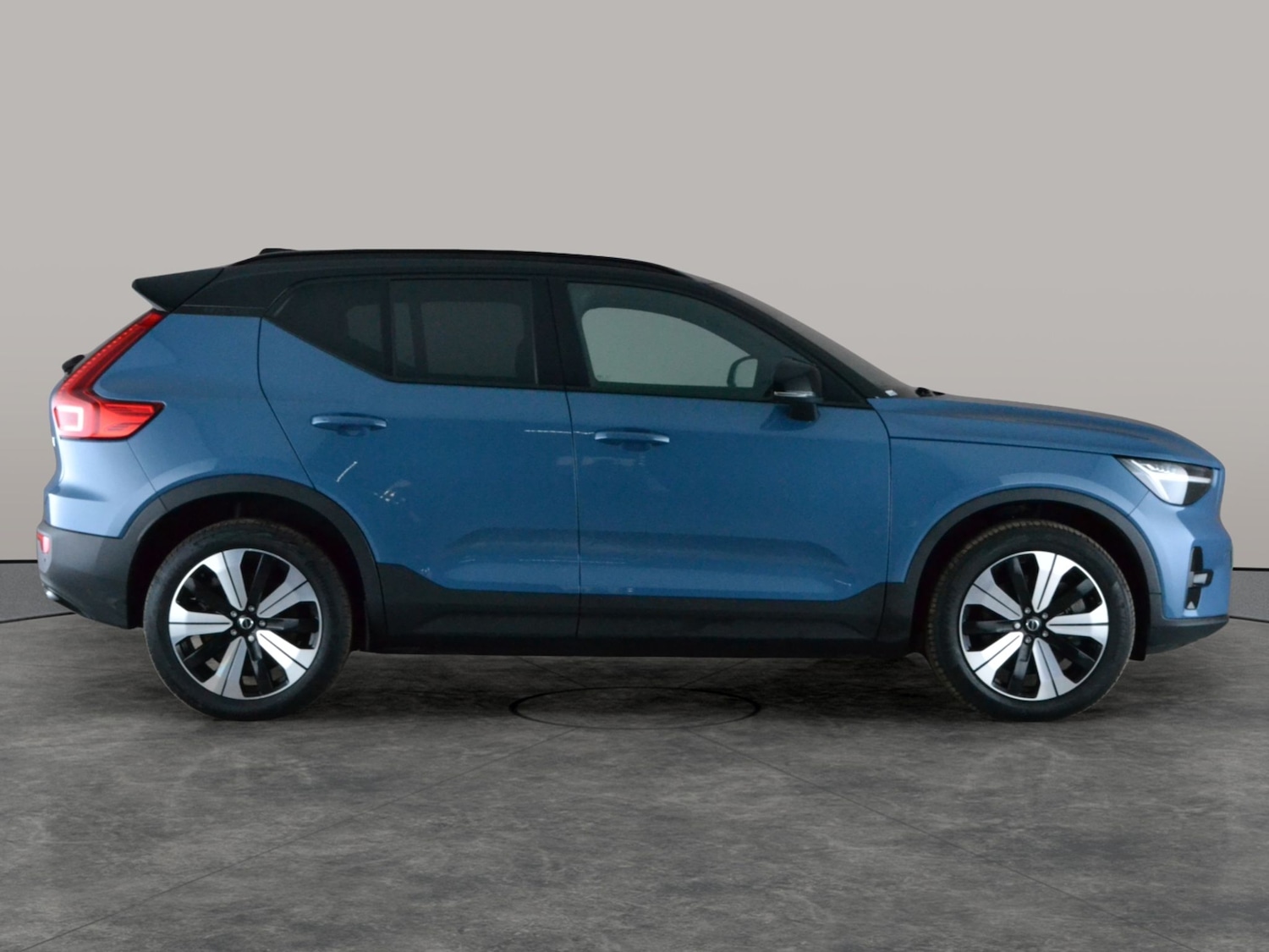 Used Volvo XC40 2023 for sale - 78063744: Photo 7