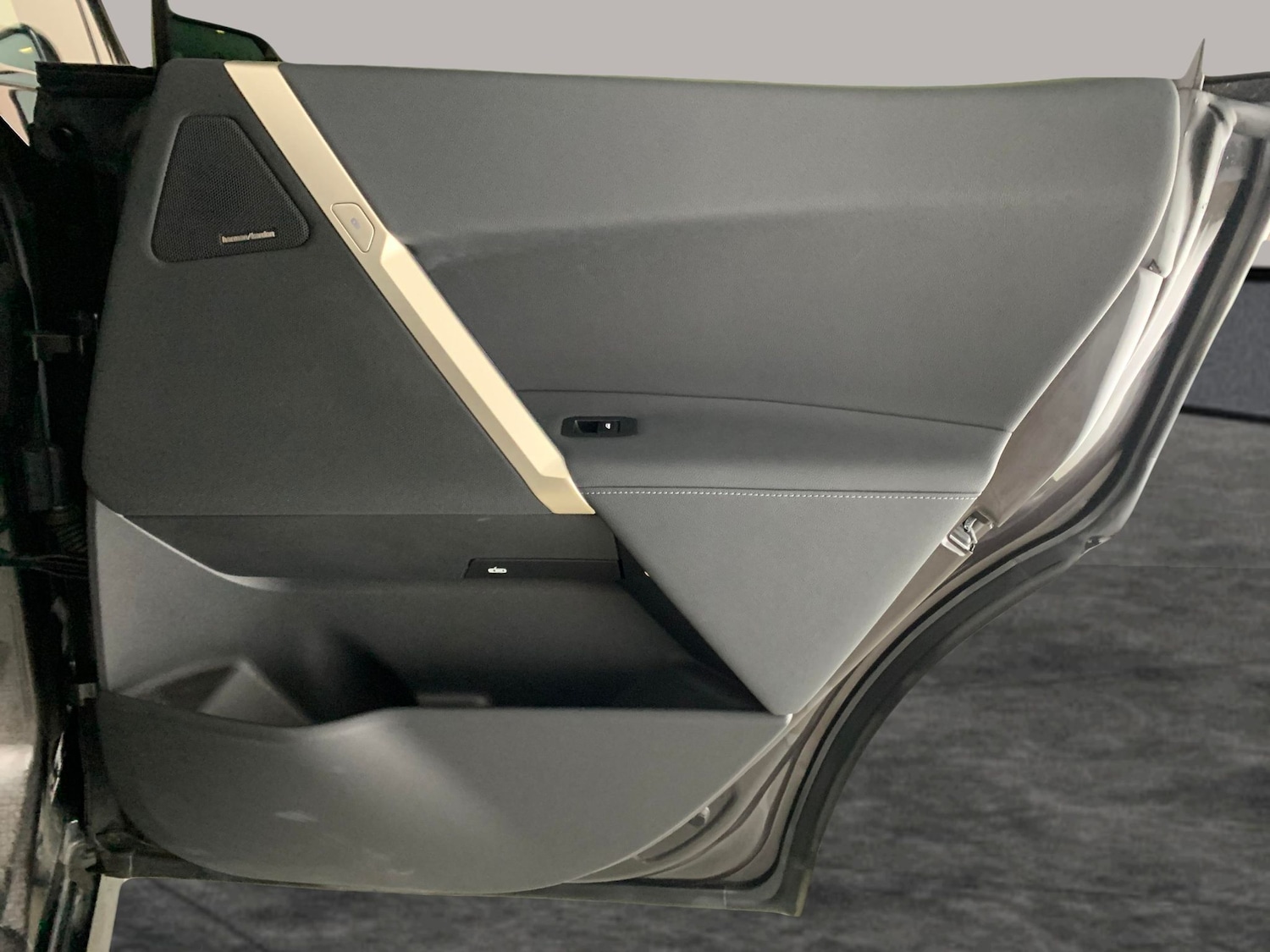 Used BMW iX 2022 for sale - 76704183: Photo 35