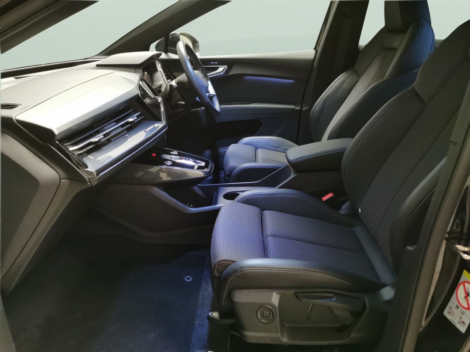 Used Audi Q4 e-tron 2023 for sale - 78137483: Photo 4