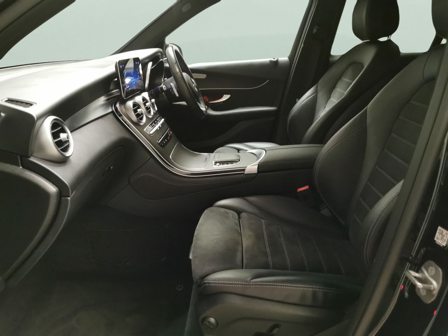 Used Mercedes-Benz GLC 2020 for sale - 76464205: Photo 4