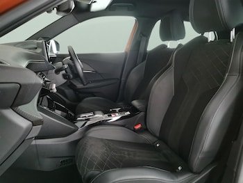 Used Peugeot E-2008 2022 for sale - 79535255: Photo