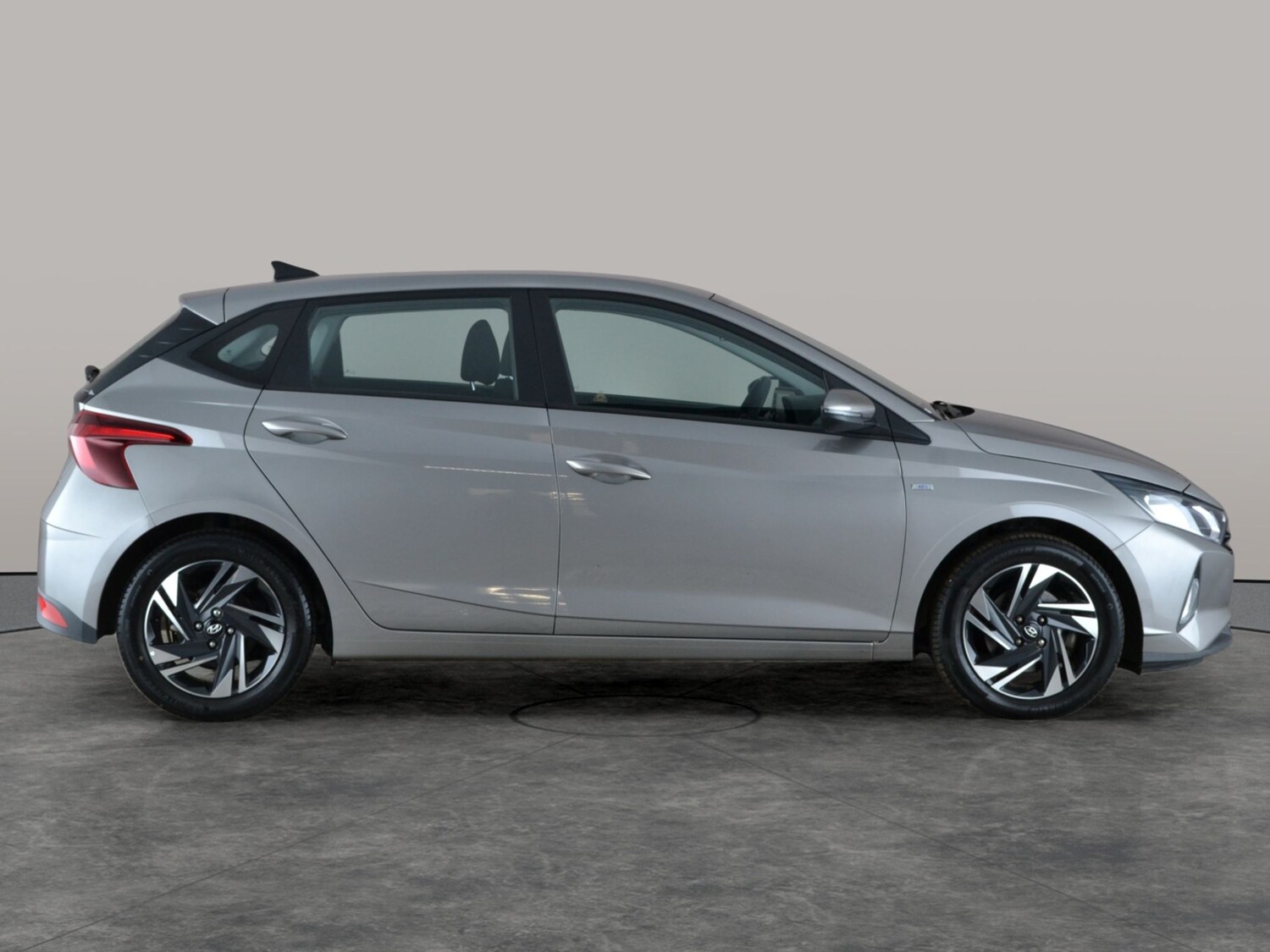 Used Hyundai i20 2023 for sale - 77347312: Photo 8