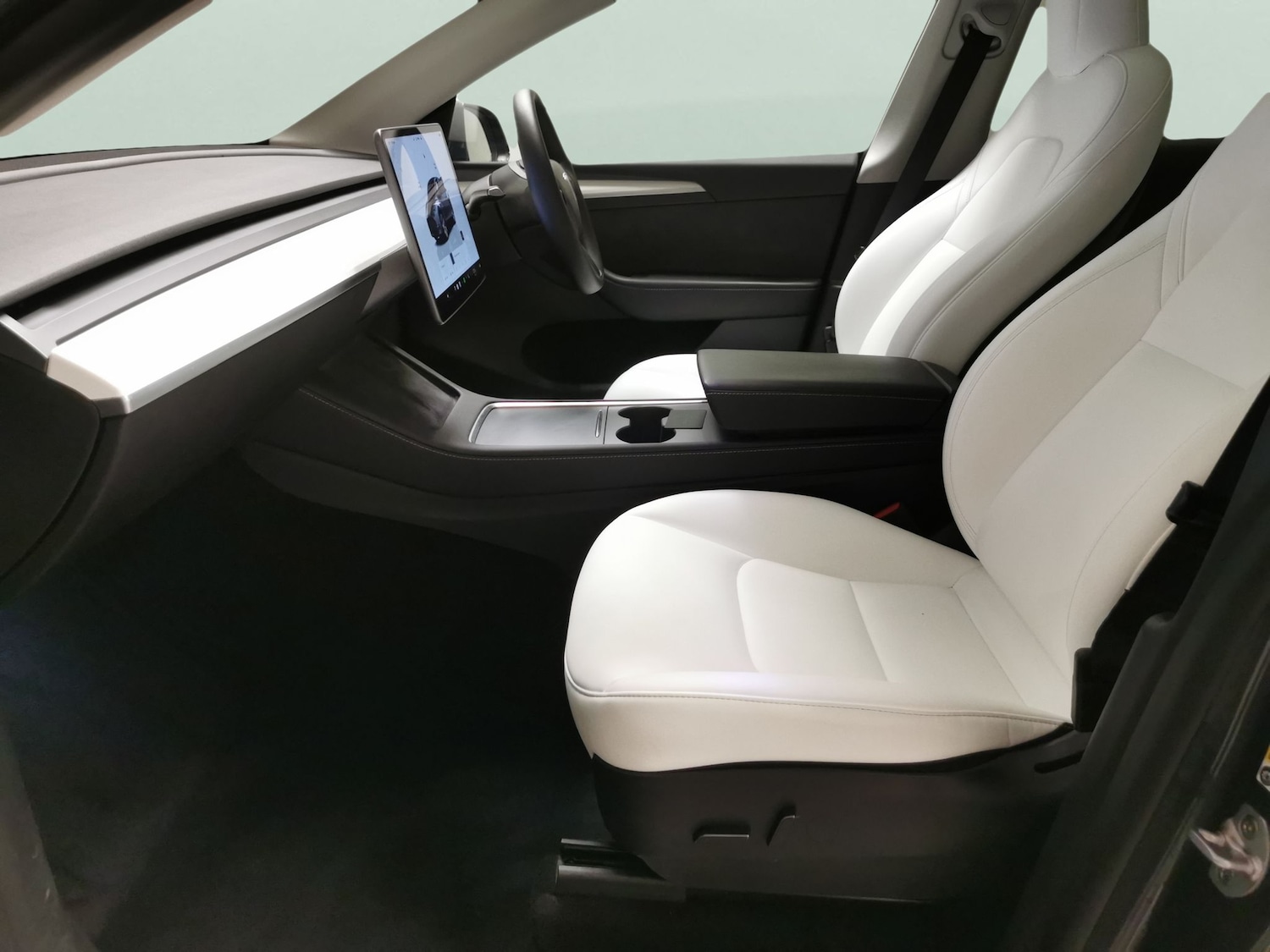 Used Tesla Model Y 2023 for sale - 76540382: Photo 4