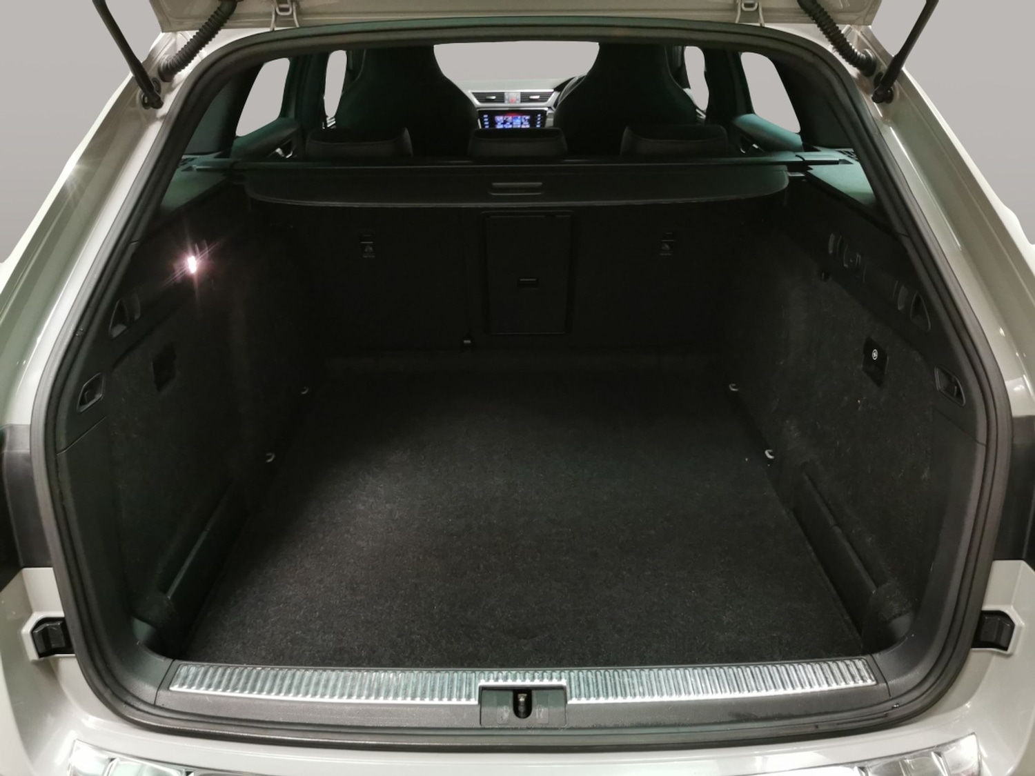 Used Skoda Superb 2019 for sale - 76856900: Photo 31