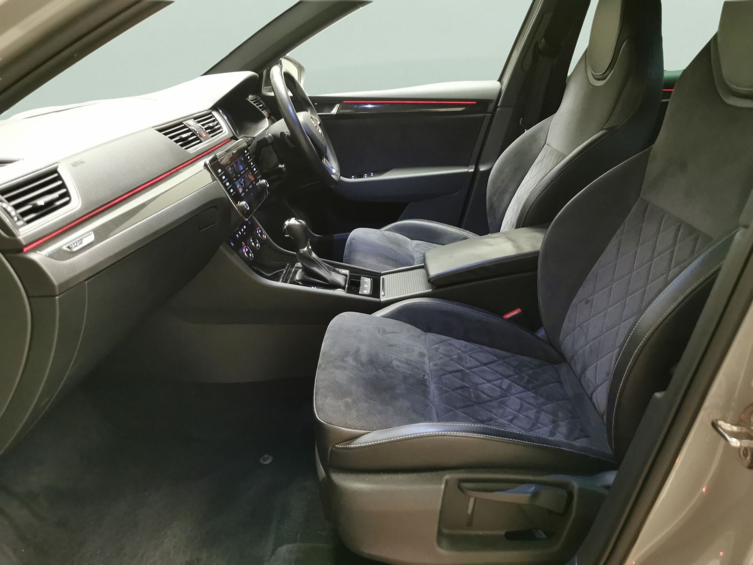 Used Skoda Superb 2019 for sale - 76856900: Photo 4