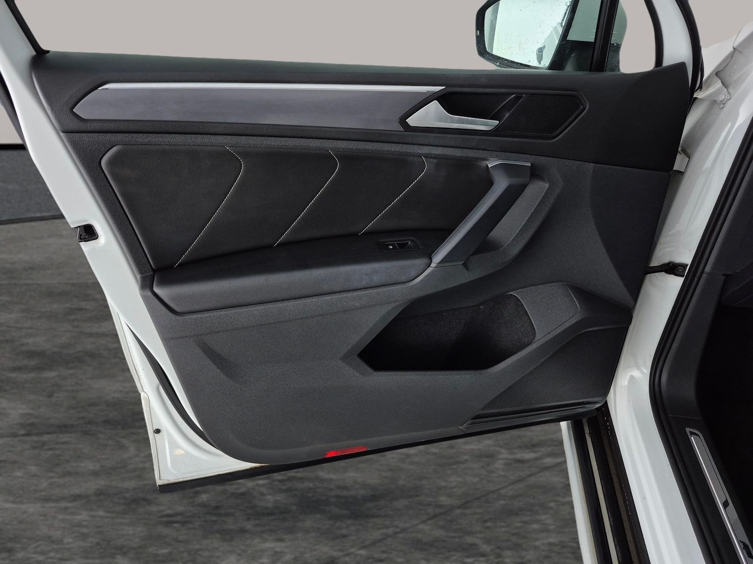 Used Volkswagen Tiguan 2018 for sale - 77984647: Photo 24