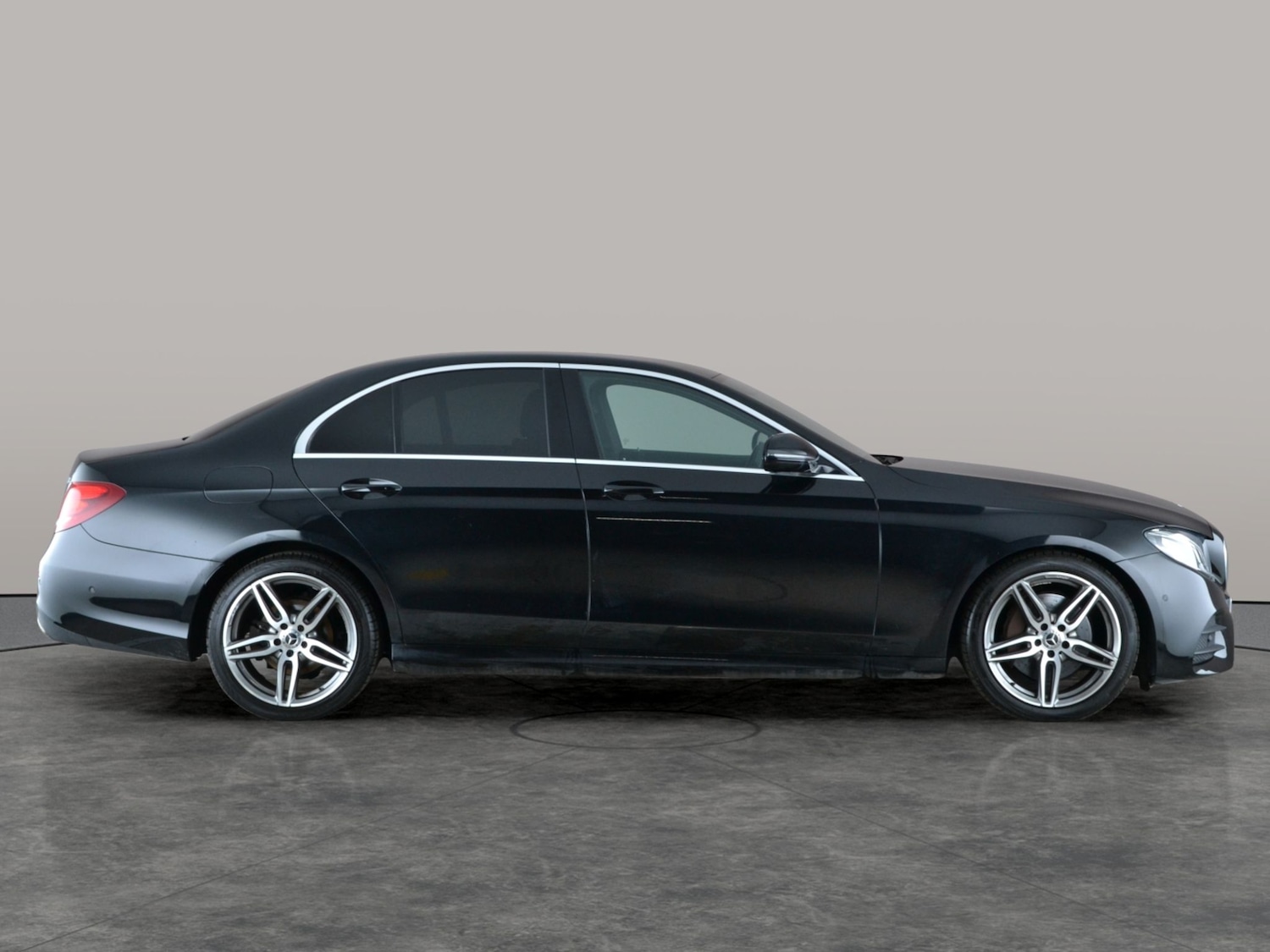 Used Mercedes-Benz E Class 2018 for sale - 77274548: Photo 10