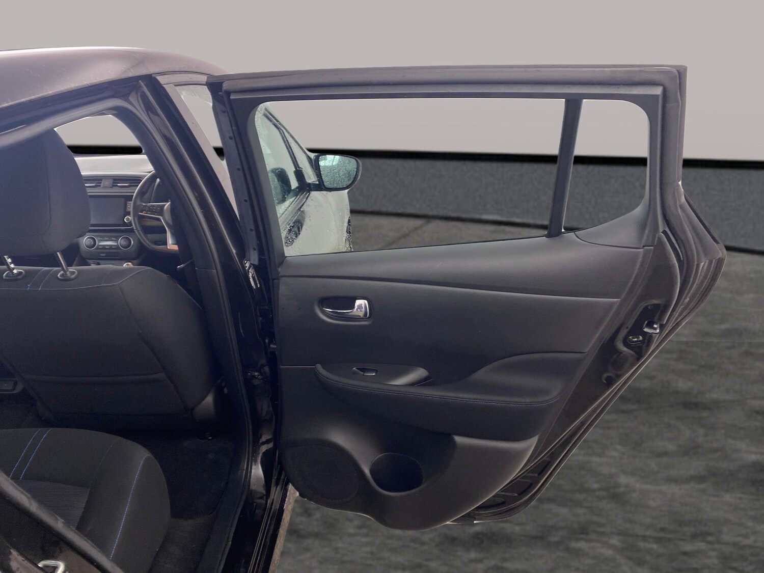 Used Nissan Leaf for sale - 78129435: Photo 24