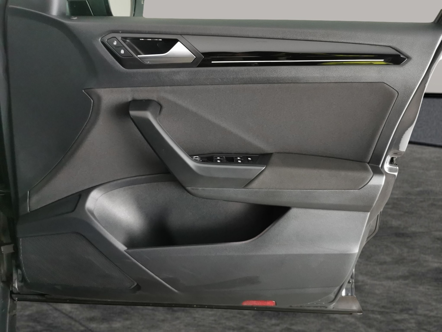 Used Volkswagen T-Roc 2021 for sale - 77797966: Photo 28