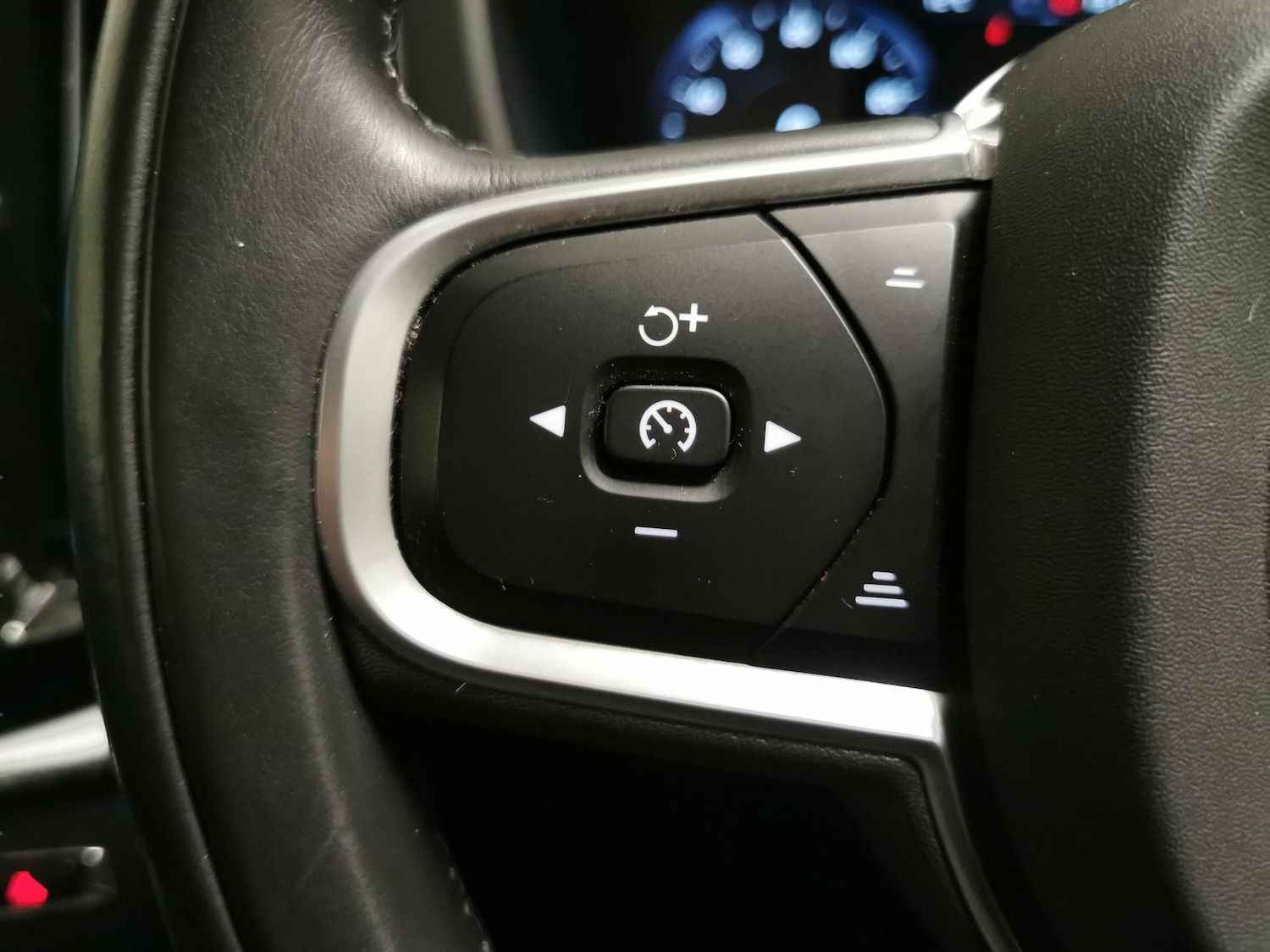 Used Volvo XC60 for sale - 77296460: Photo 17