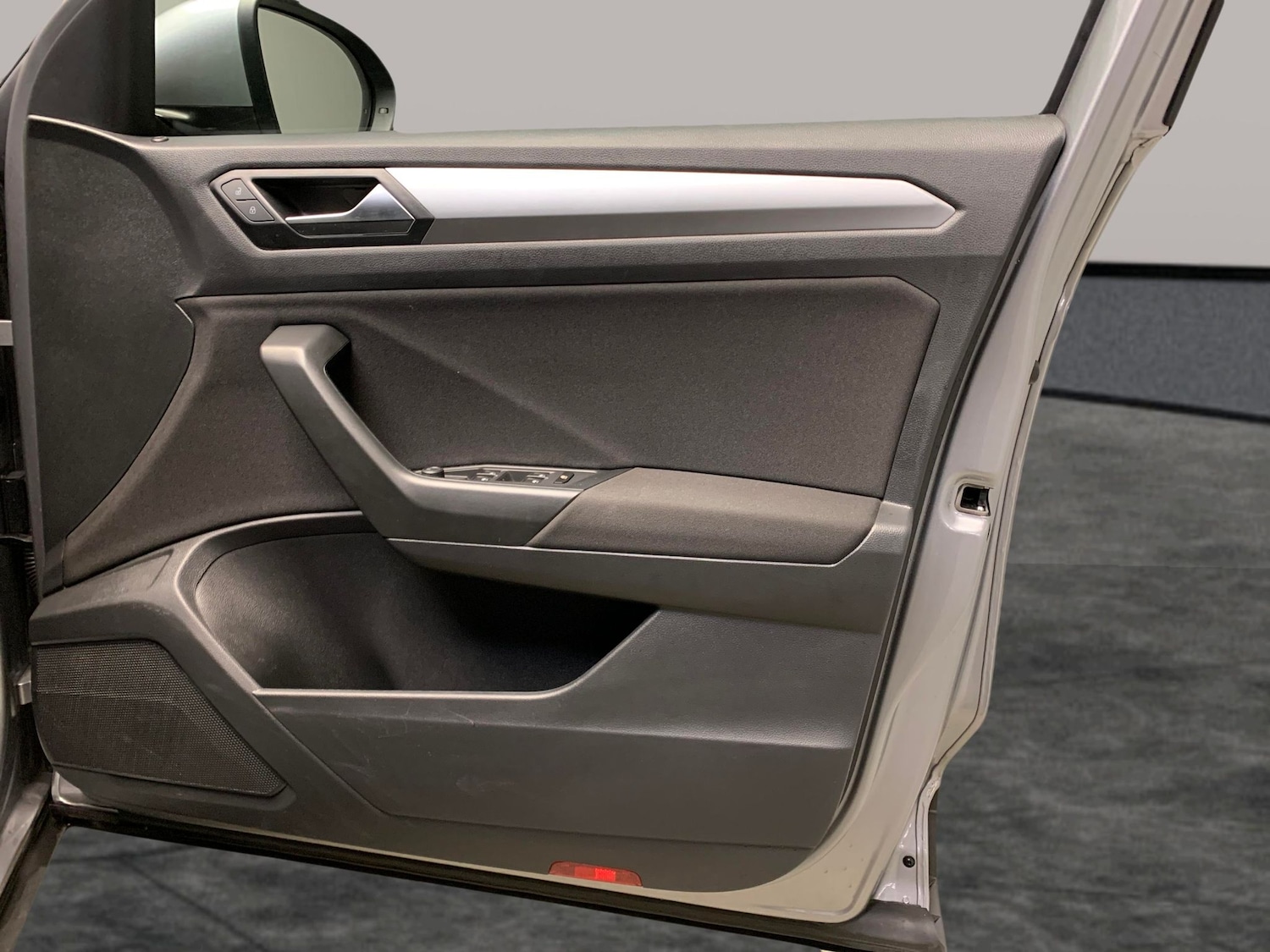 Used Volkswagen T-Roc 2023 for sale - 77256016: Photo 25