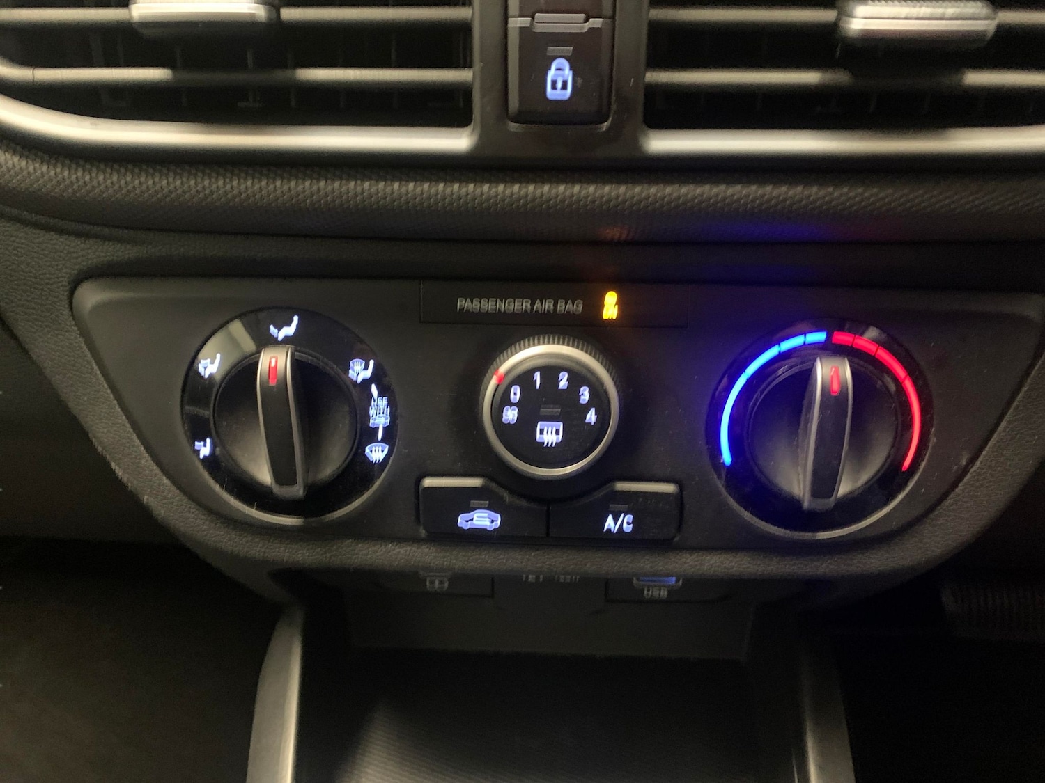 Used Hyundai i10 2023 for sale - 77545579: Photo 18