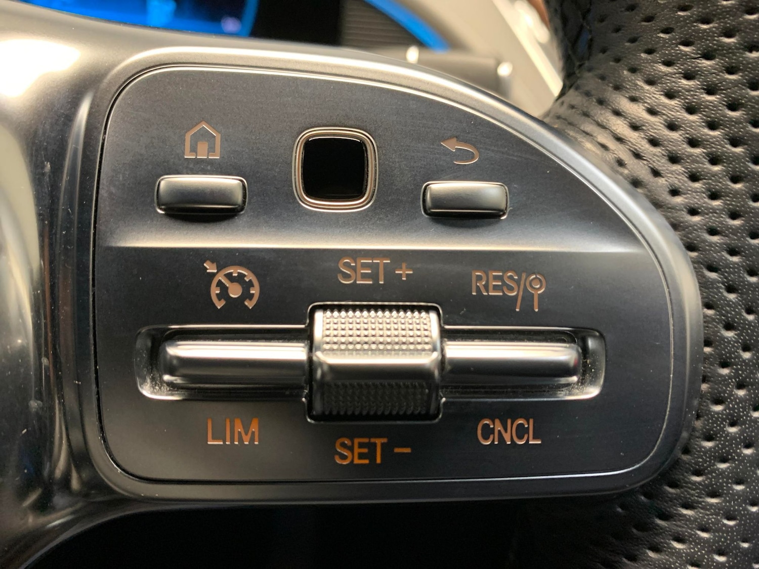 Used Mercedes-Benz EQC 2022 for sale - 76445145: Photo 33