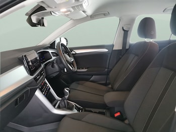 Used Volkswagen T-Roc 2023 for sale - 79257252: Photo