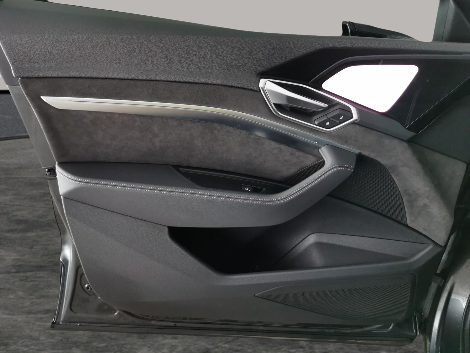 Used Audi e-tron 2020 for sale - 77499950: Photo 34