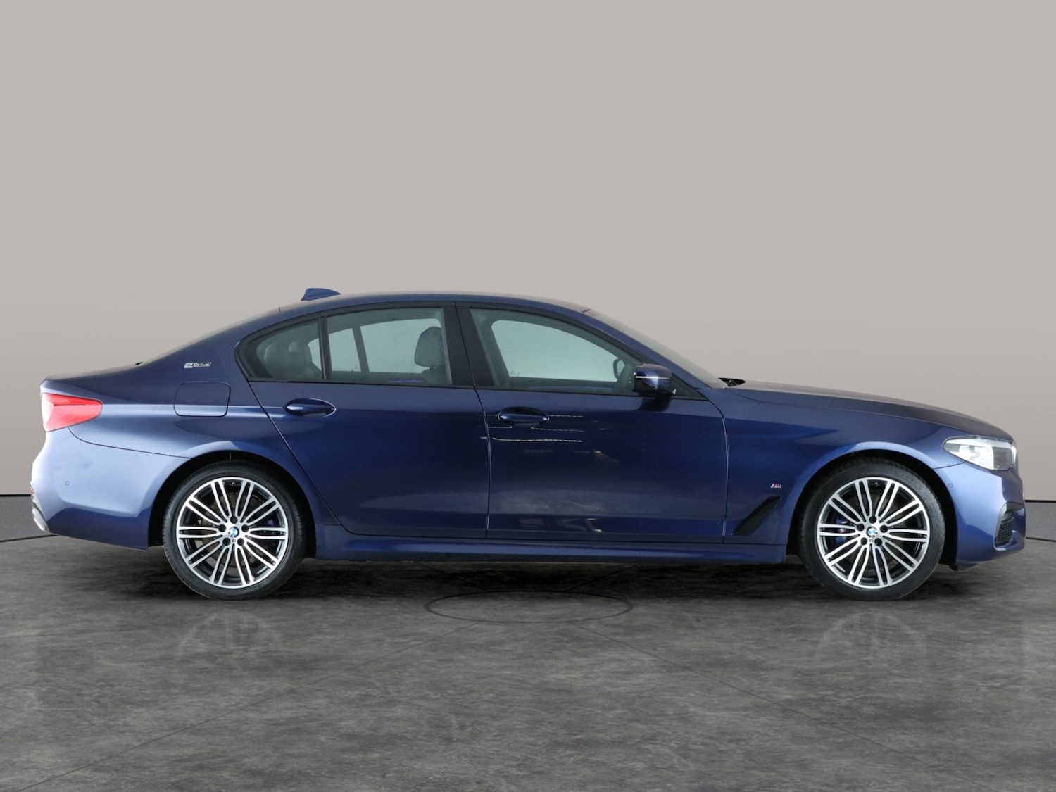 Used BMW 5 Series 2018 for sale - 76736221: Photo 10