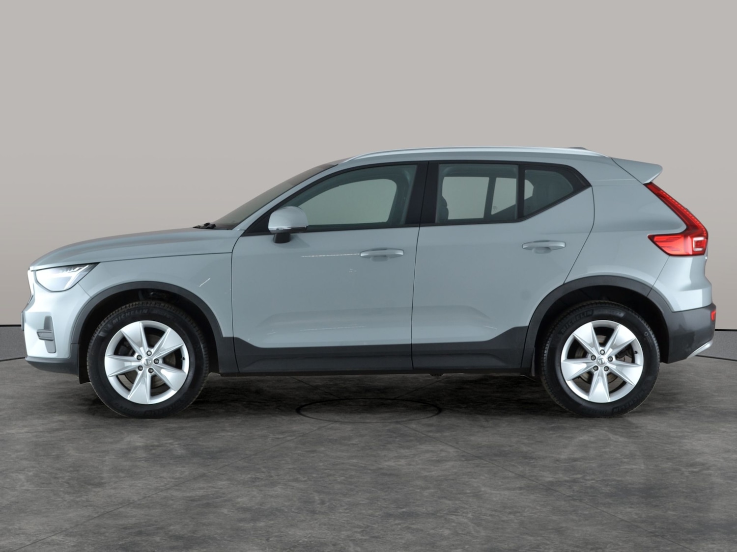 Used Volvo XC40 2024 for sale - 76935109: Photo 13