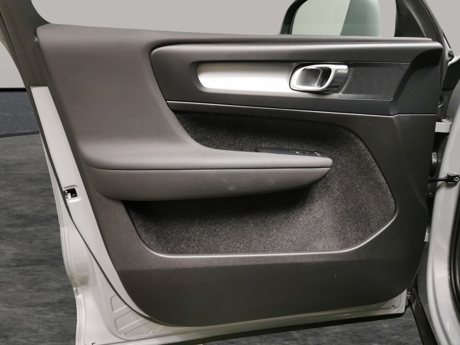 Used Volvo XC40 2024 for sale - 76935109: Photo 26