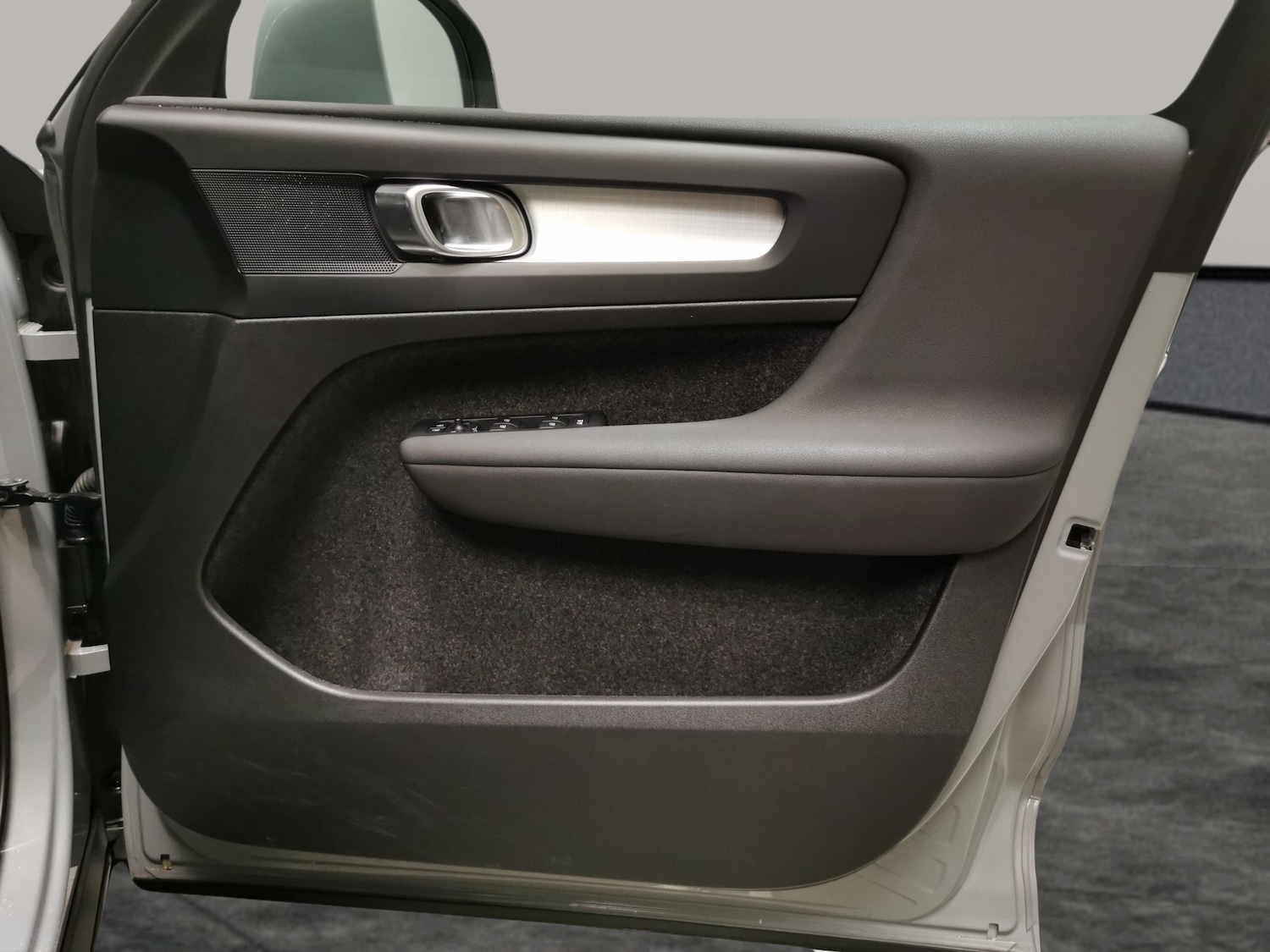 Used Volvo XC40 2024 for sale - 76935109: Photo 29