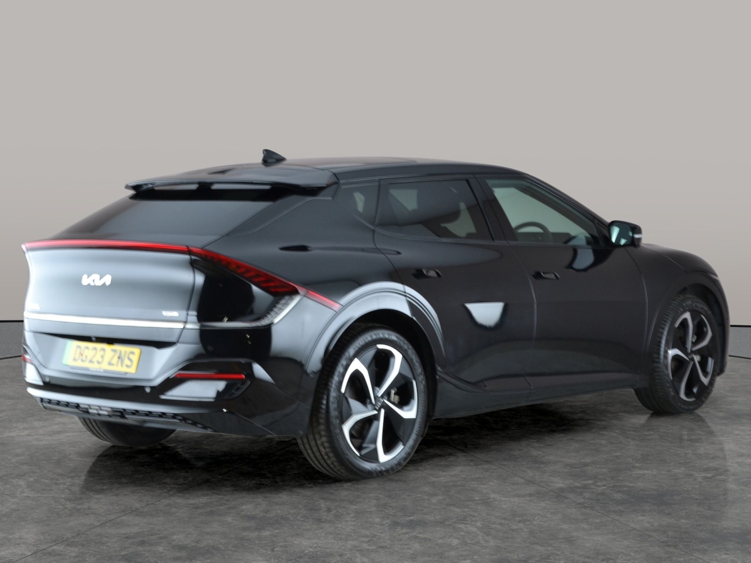 Used Kia EV6 2023 for sale - 76935216: Photo 11