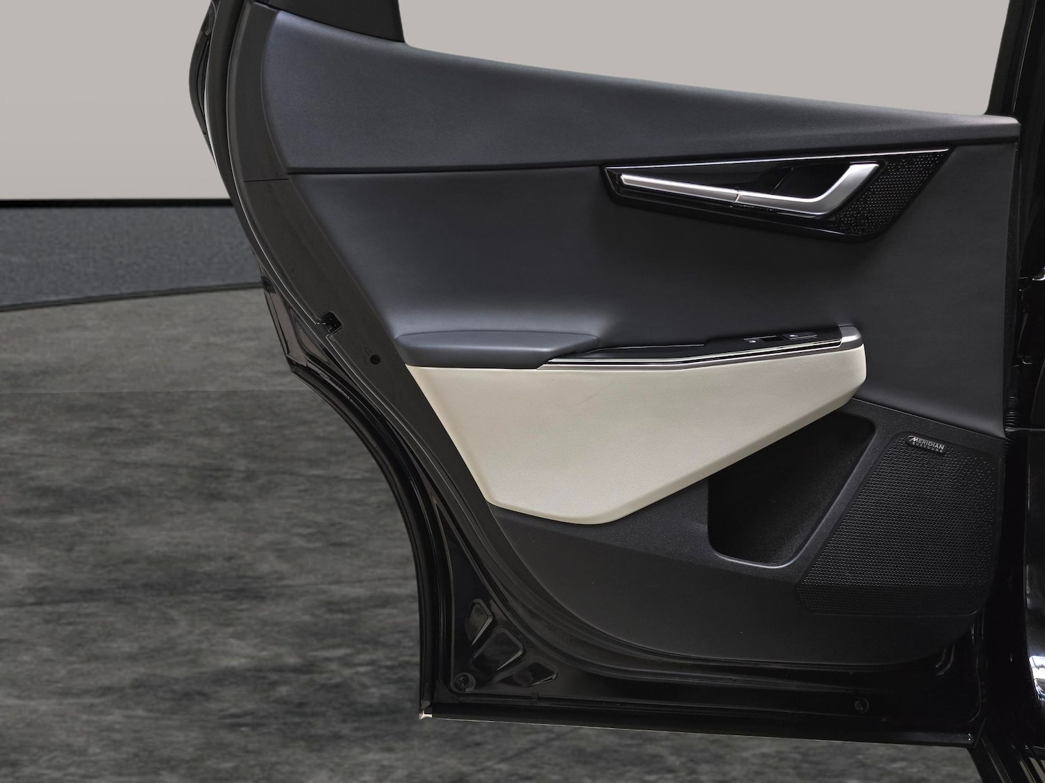 Used Kia EV6 2023 for sale - 76935216: Photo 31