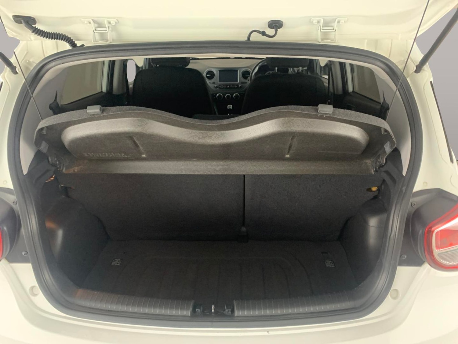 Used Hyundai i10 2020 for sale - 76502053: Photo 32