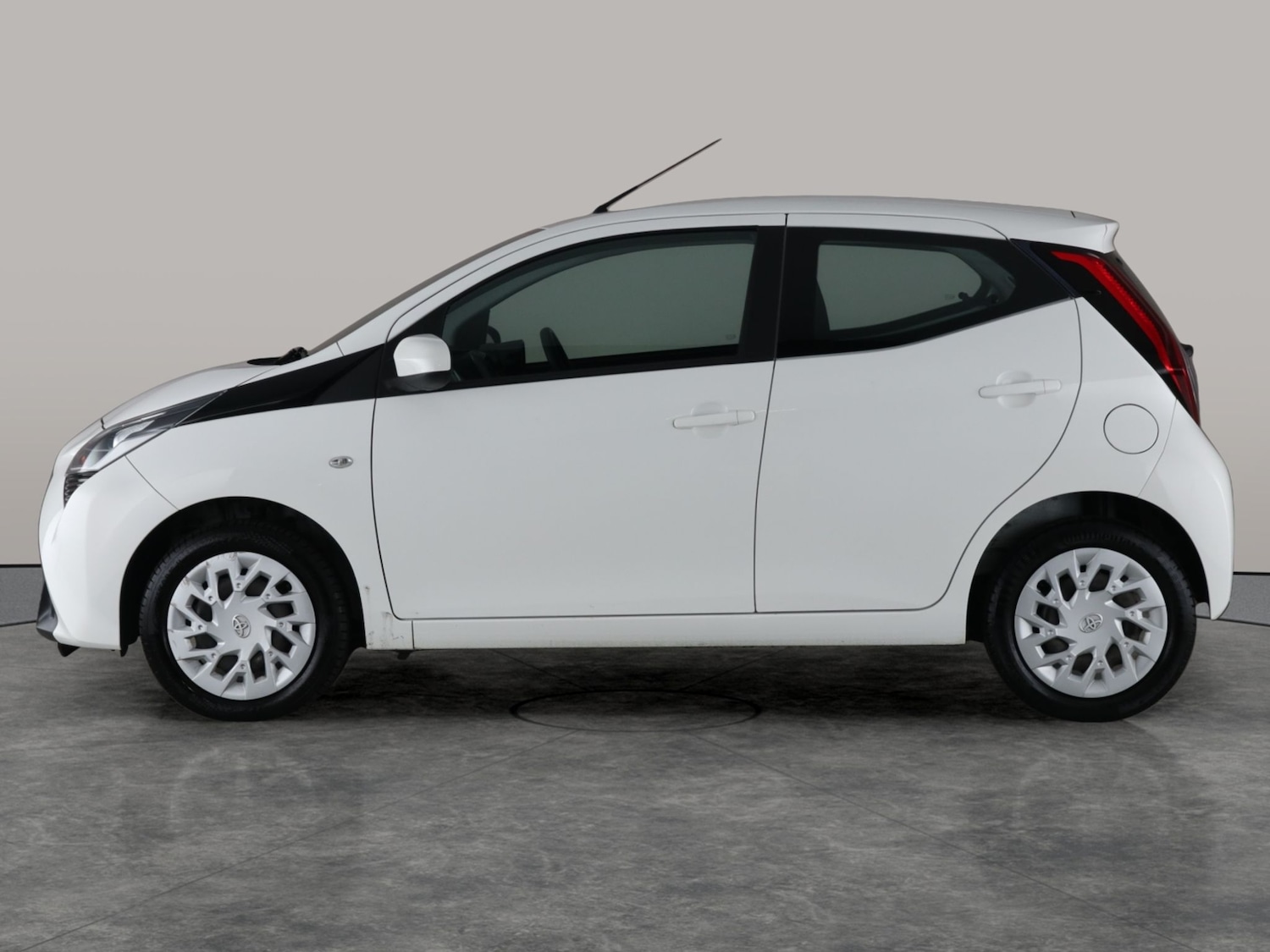 Used Toyota AYGO 2020 for sale - 76526589: Photo 13