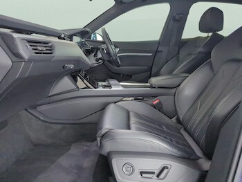 Used Audi e-tron 2022 for sale - 77476821: Photo