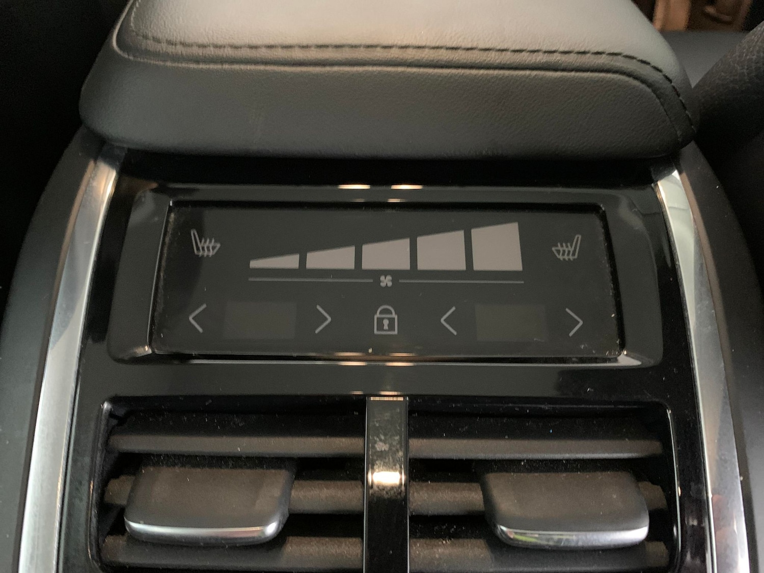 Used Volvo XC60 2023 for sale - 76738457: Photo 21