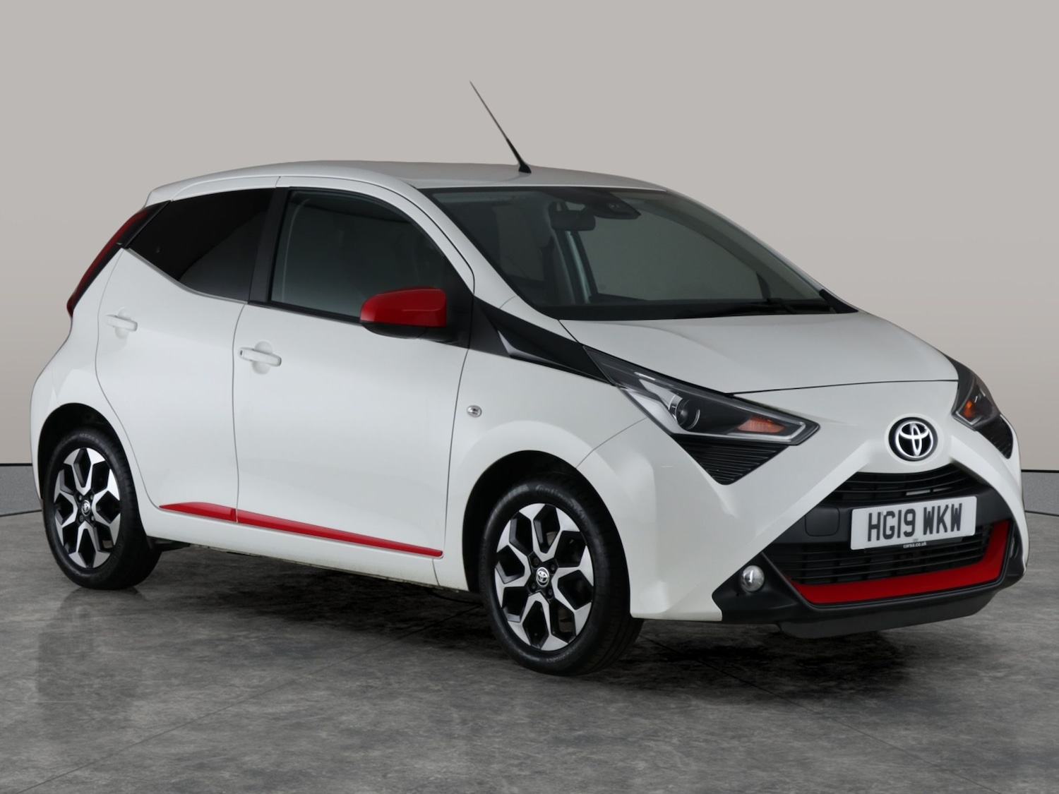 Used Toyota AYGO 2019 for sale - 76542567: Photo 8