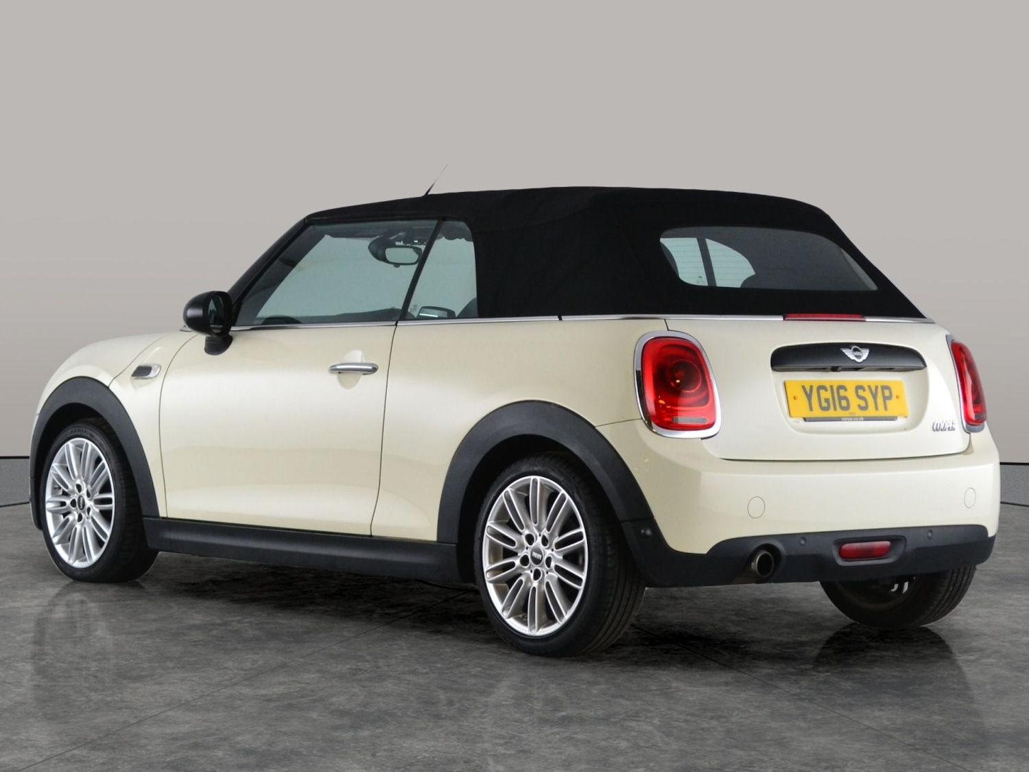 Used MINI Convertible 2016 for sale - 76445227: Photo 10