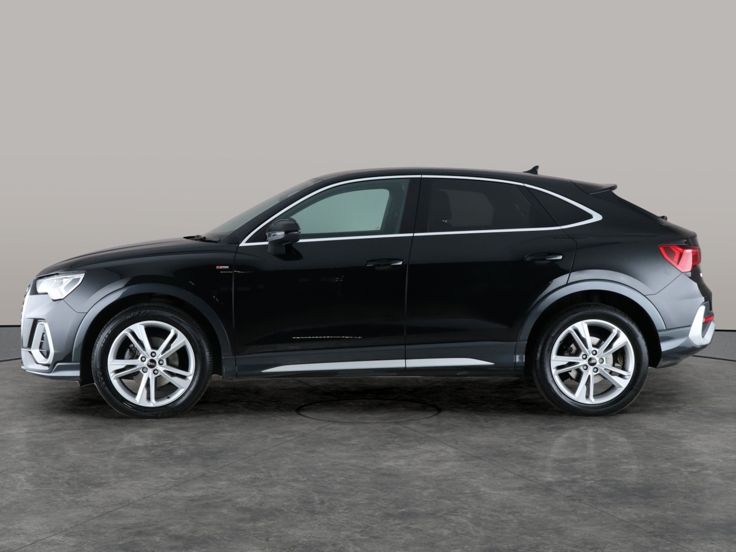 Used Audi Q3 2022 for sale - 76928390: Photo 13