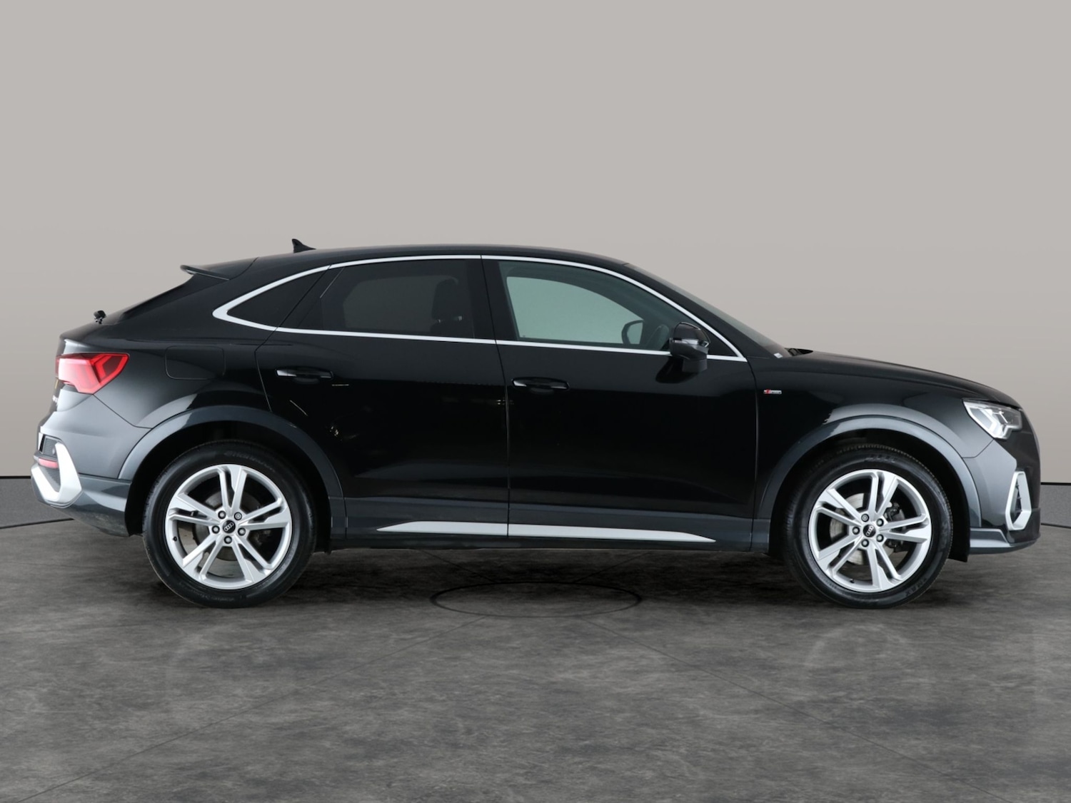 Used Audi Q3 2022 for sale - 76928390: Photo 9