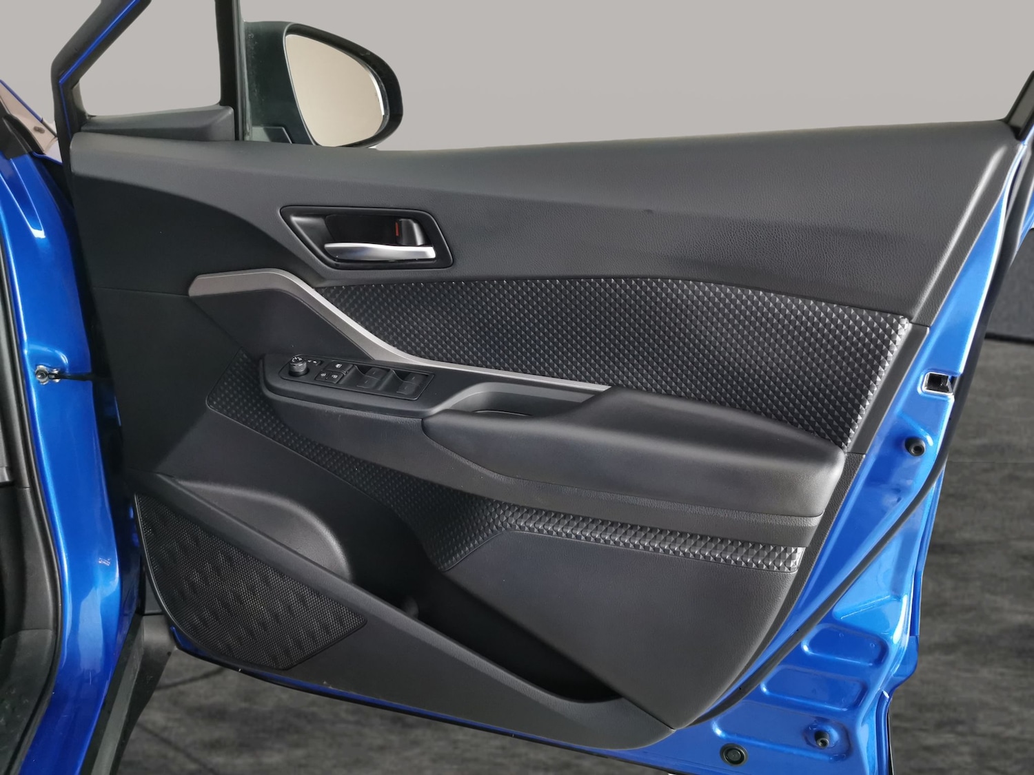 Used Toyota C-HR 2020 for sale - 77043441: Photo 31