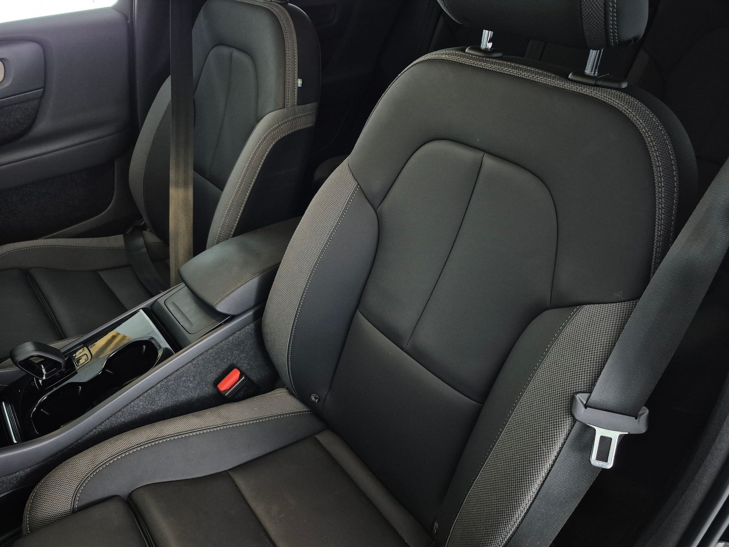 Used Volvo XC40 2023 for sale - 77988740: Photo 13