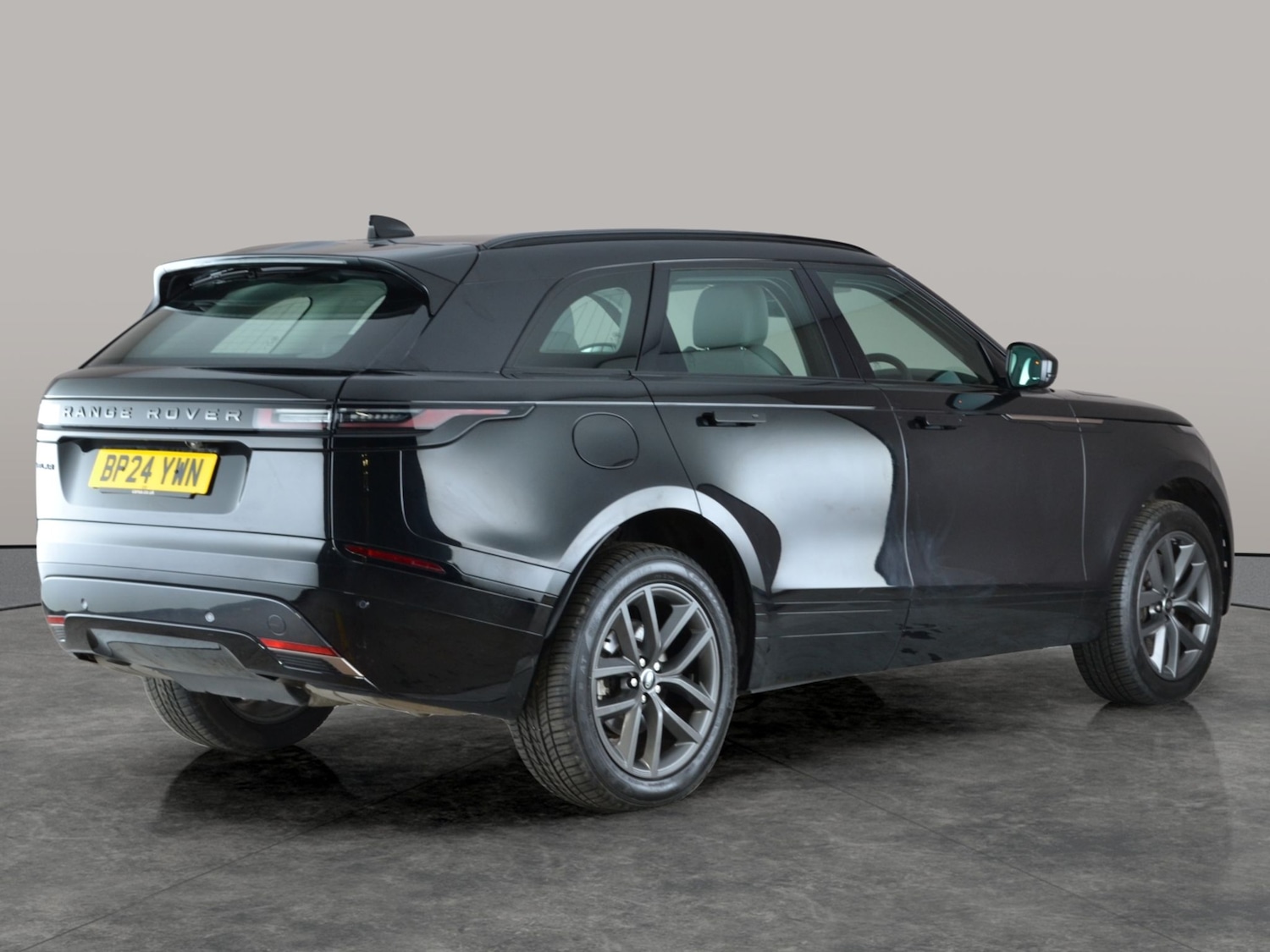 Used Land Rover Range Rover Velar 2024 for sale - 76954740: Photo 12