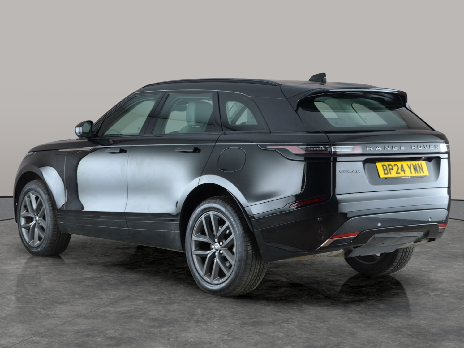 Used Land Rover Range Rover Velar 2024 for sale - 76954740: Photo 14